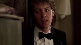 Ältere Frau verführt jungen Mann und fickt ihn.