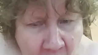 Fette Russin mit Dildo