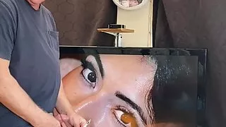 ZEYNAB CUMM on tongue!