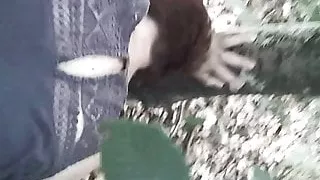 je baise une vieille salope de 50 ans dans les bois