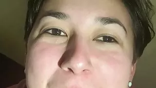 Bailey bläst Fremden öffentlich