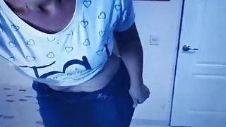 34 yrs old Curvy Milf in Jeans