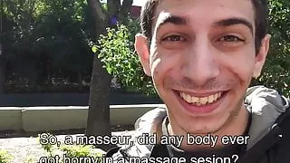 Latino Boy nimmt einen Schwanz in den Arsch der Jungfrau