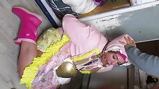 pink rubberwhore gives head