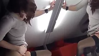 Ein deutsches Amateurpaar wird in der Umkleidekabine erwischt.