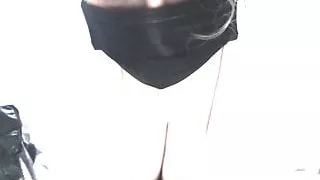 French blond Domina cuts your bowls on Vends-ta-culotte