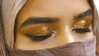 Niqabi wanking herself