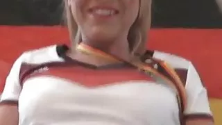 Deutschland-Fan Milf Blaest Mir Einen.