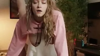 Hausgemachter Sex mit vollbusiger Freundin