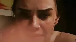 Naz mia gogus ucu gorunuyor