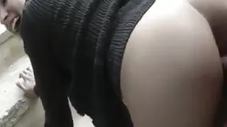 Geile Braunhaarige Im Garten ANAL Genommen