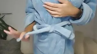 Anal Schlampe Mit Prallen Titten Besaftet Sich