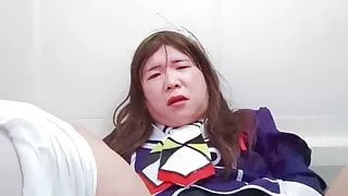 Crossdress Masterbate in der Wanne