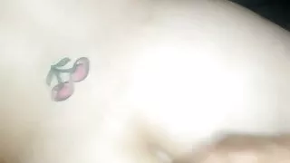 leche en la cola de yeni