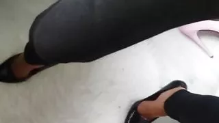 Cumshot over Lydias legs in Leggings