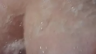 Crystal sous la douche partie 2