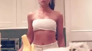 Kate Beckinsale dancing at home