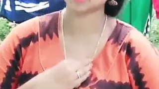 Cute Tamil aunty