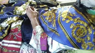 Gute Zeit in Frau Nachthemd und meinen Seidenschals