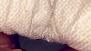 Je me doigte dans ma chambre