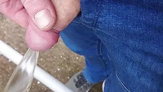 Pinkeln am S-Bahnhof