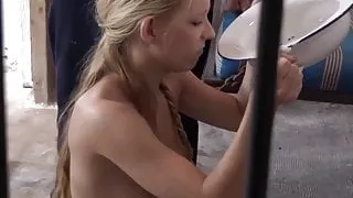 Marion Offerte Par Son Amie Sylvia Formee Et Embauchee