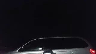 Nackt auf Fußballplatz-Toiletten gehen