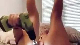 Blonde mastrubate with machine