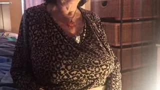 Elaine Everett (BBW Granny)