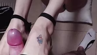 Girlfriend Cum On Her Heels