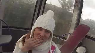 Rattiges Spermaluder lutscht im Skilift!