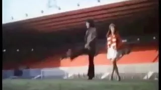 Paula Wicox Sexy Legs