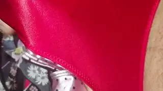 Erstes Sperma im brandneuen Victoria Secret Satin-Tanga