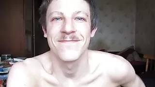 Twink ist immer hungrig nach rohem Schwanz