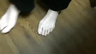 Sexy mature feet with lovely bunions