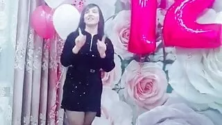 Aze Tiktok girl nylon feet1