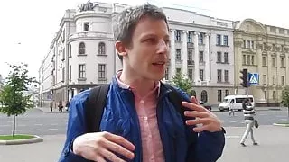 Twink ist immer hungrig nach rohem Schwanz