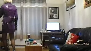 mein hübsches lilafarbenes Pvc-Top und Rock