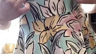 Giving the neighbours a quarantine view of sticky pussy