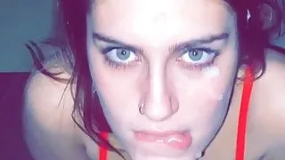 Belle Salope qui adore le sperme sur son visage