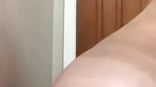 Ich liebe meinen rosa Schwanz tief in meinem Arsch