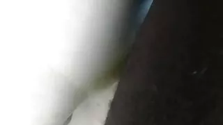 Weißer Sissy Boi nackt gefickt von grindr bbc