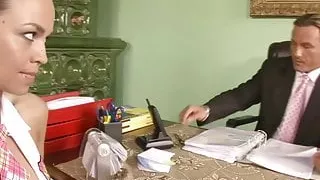 kleine enge fotze hart gefickt und sperma geschluckt