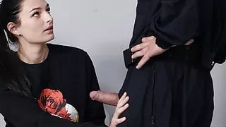 LAW4k. Chick in black tries to steal car but gets busted