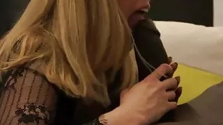 BEAUTIFUL HOTWIFE BLOWJOB BBC FRONT OF HUBBY-Short but hot!