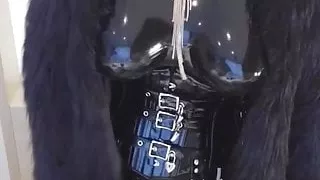 Latex Hausfrau Masturbation zu Hause