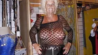 STUNNING WOMEN 10 (dressed)