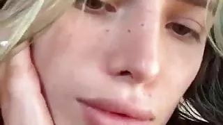 Bella Thorne facial