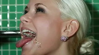 Babe Asks for Anal Sex and Piss Play