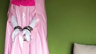 Bondage Kleid und PVC Cape